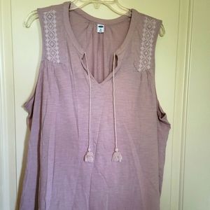 Old Navy embroidered tank